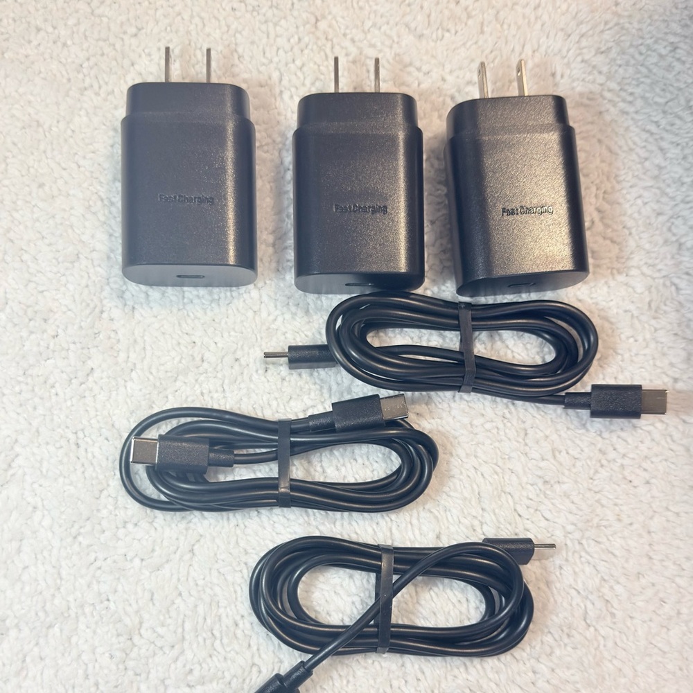 Pack of 3 Fast Charging Wall Adapters & USB-C to USB-C Cables - New in Box